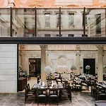 Grand Hotel