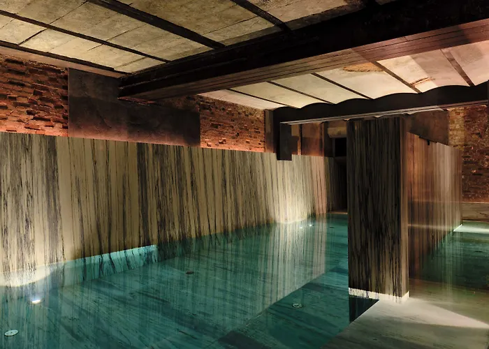 Grand Ξενοδοχείο Λοτζ